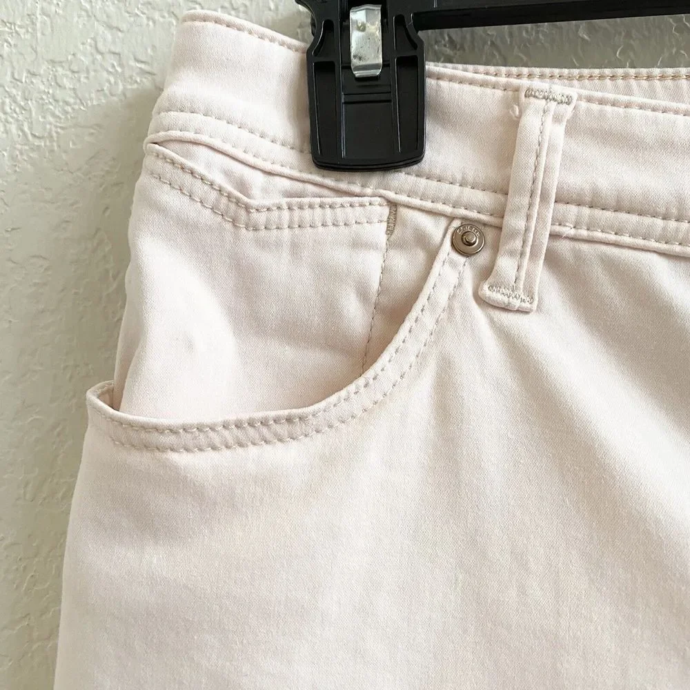 Chico’s Platinum Crop Pants‎ Peach Color Size 2) Stretch